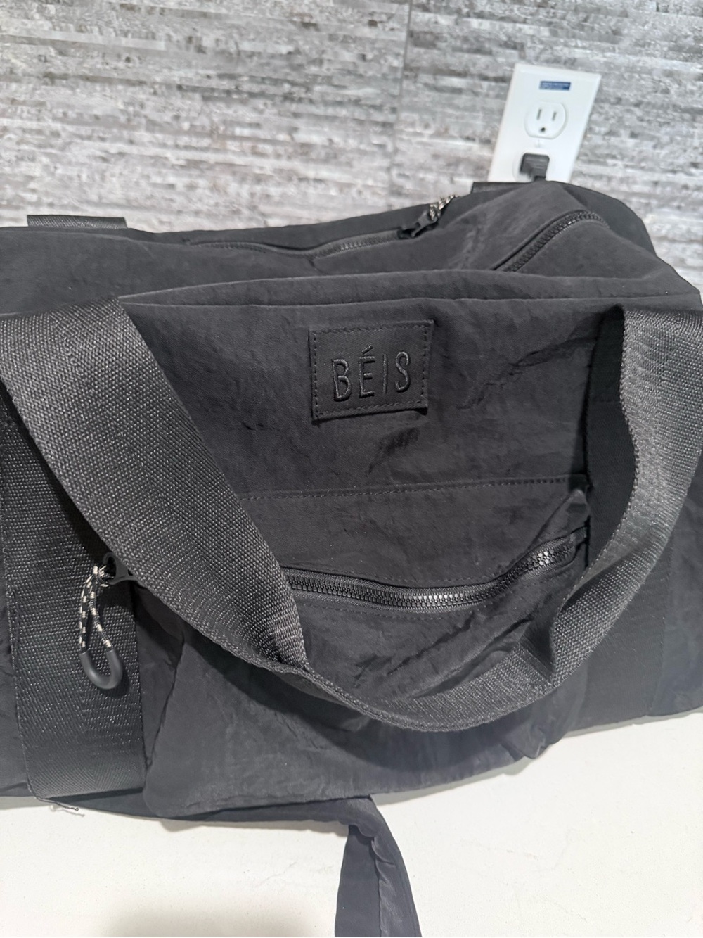 Beis duffle/backpack - Picture 2 of 8